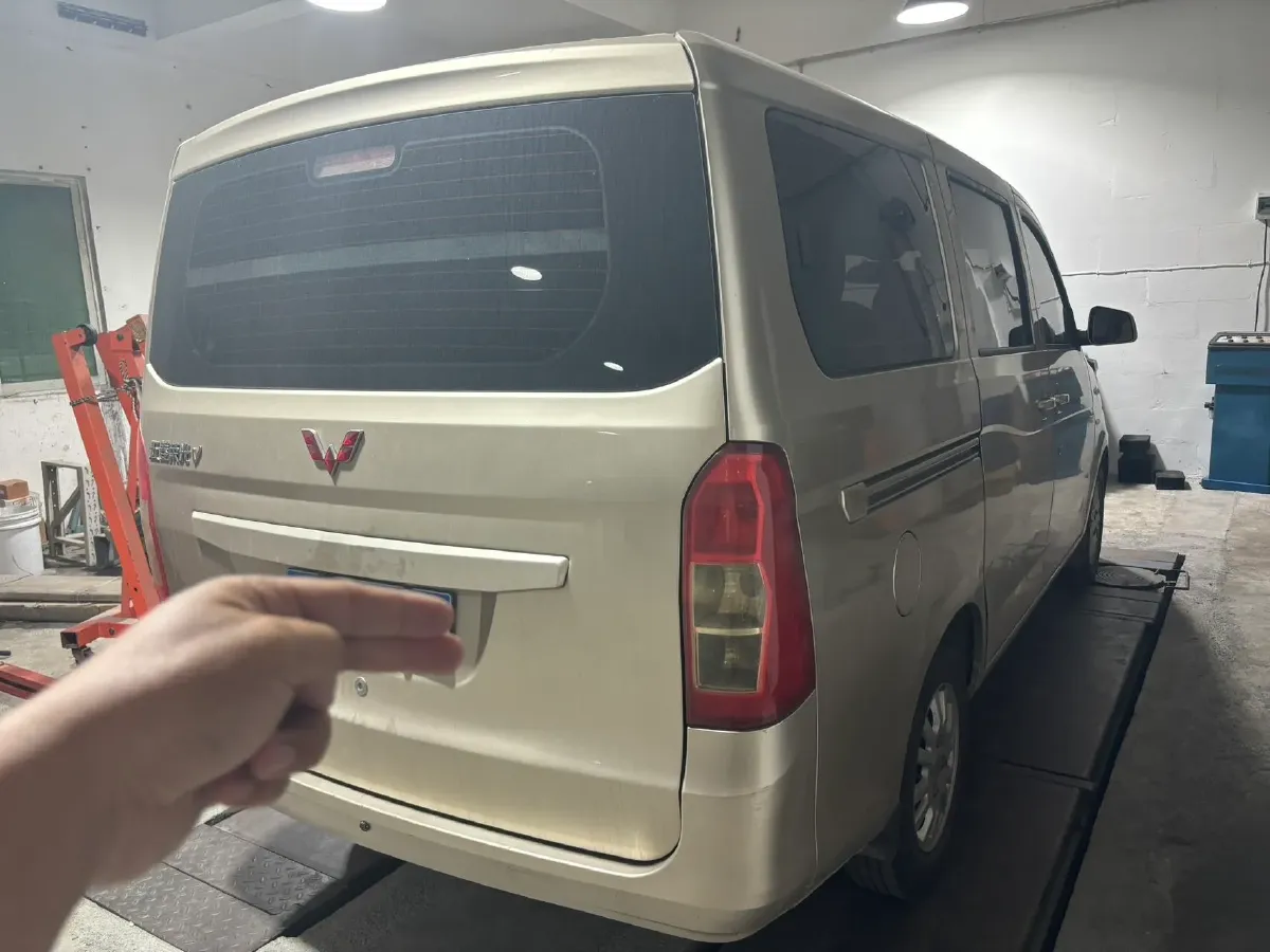 2018 WuLing RongGuang V 1.5L 112HP L4 5MT,autocango,china used car exporter,china ev exporter,chinese used car exporter,chinese used ev exporter