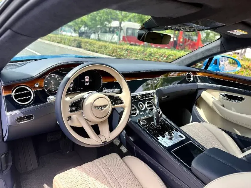 2022 Bentley Continental 4.0T 549HP V8 8DCT,autocango,china used car exporter,china ev exporter,chinese used car exporter,chinese used ev exporter