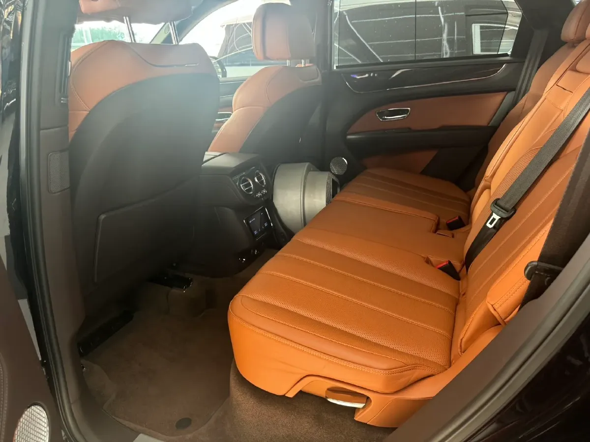 2021 Bentley Bentayga 3.0T 340HP V6 8AT PHEV 17.3KWH,autocango,china used car exporter,china ev exporter,chinese used car exporter,chinese used ev exporter