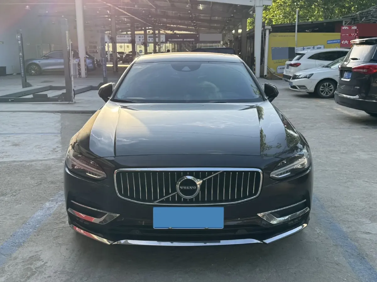 2020 Volvo S90 2.0T 254HP L4 8AT,autocango,china used car exporter,china ev exporter,chinese used car exporter,chinese used ev exporter