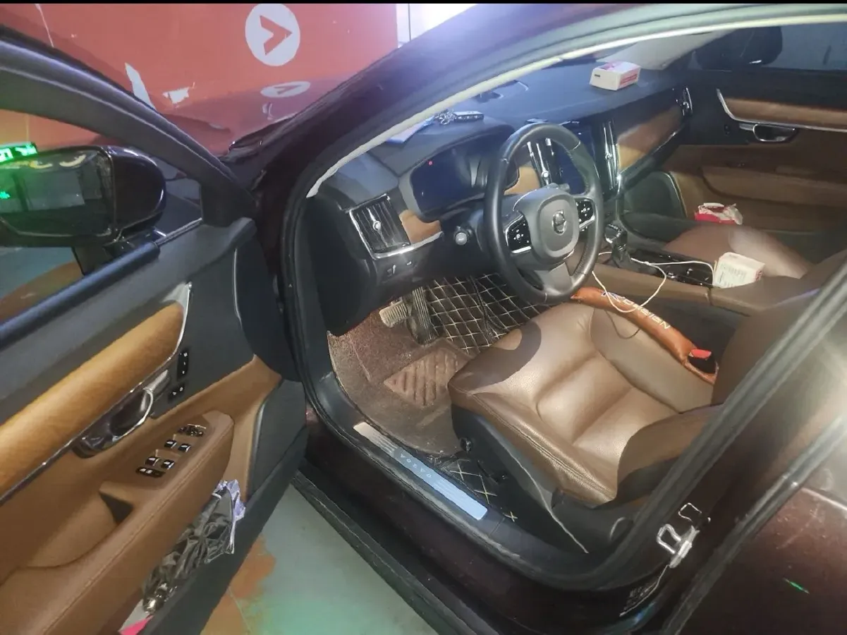 2020 Volvo S90 2.0T 254HP L4 8AT,autocango,china used car exporter,china ev exporter,chinese used car exporter,chinese used ev exporter