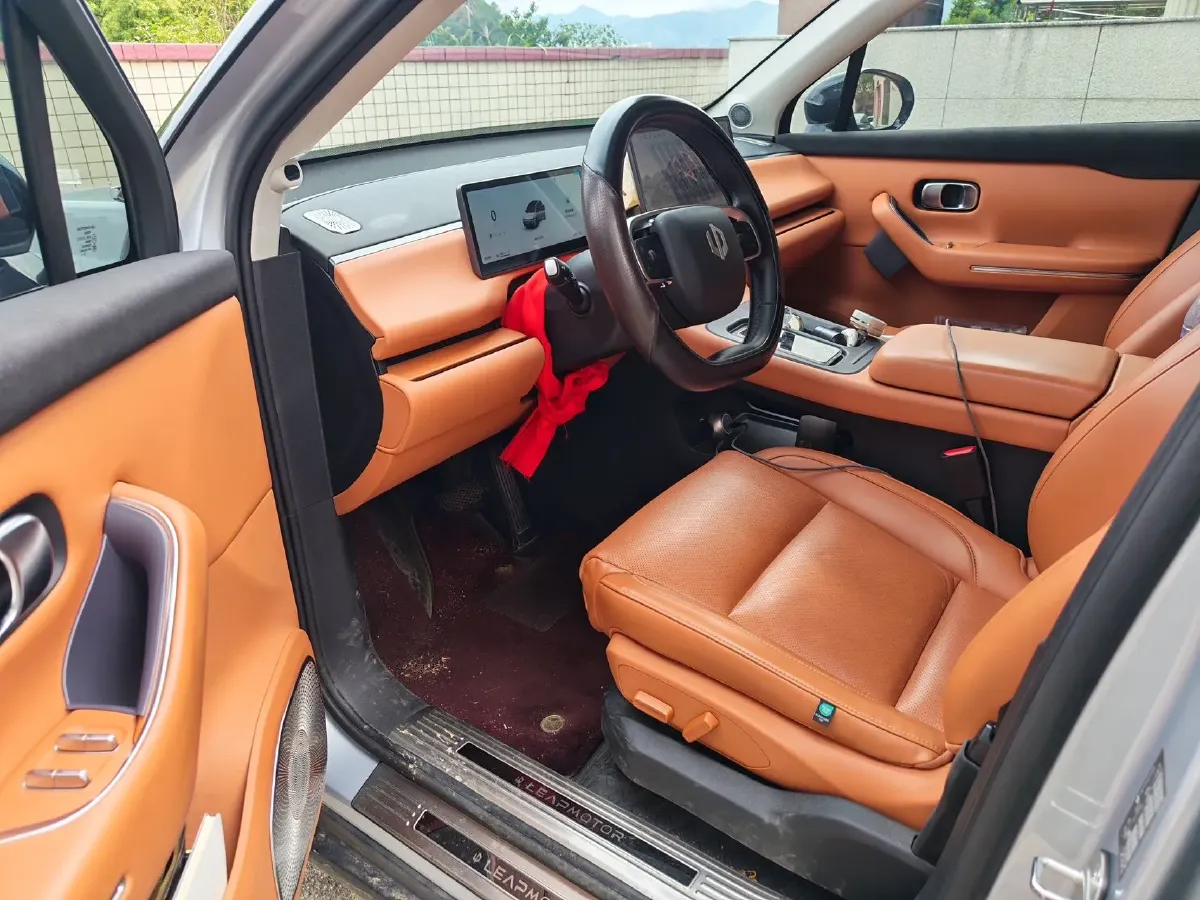 2024 Leapmotor C16 BEV 67.7KWH,autocango,china used car exporter,china ev exporter,chinese used car exporter,chinese used ev exporter