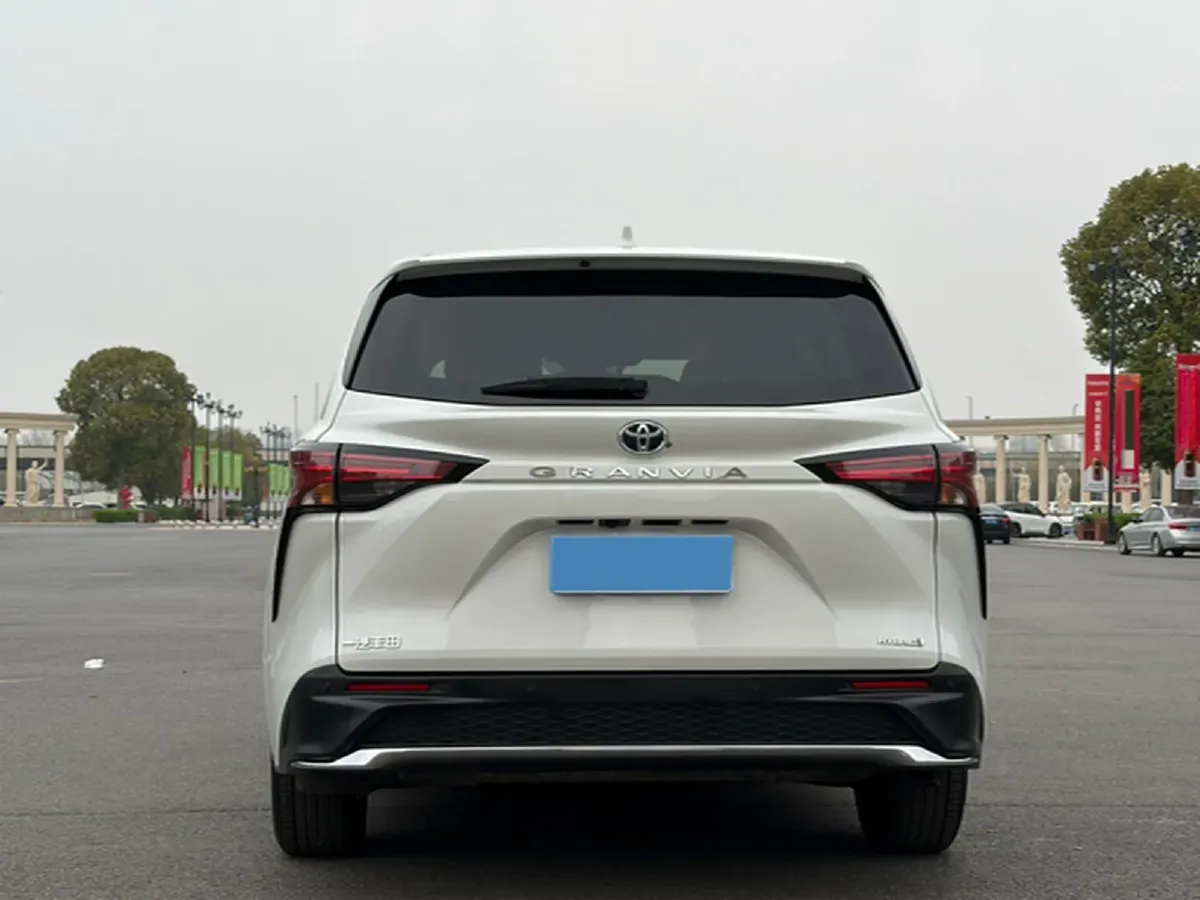 2024 Toyota Granvia 2.5L 189HP L4 E-CVT Hybrid,autocango,china used car exporter,china ev exporter,chinese used car exporter,chinese used ev exporter