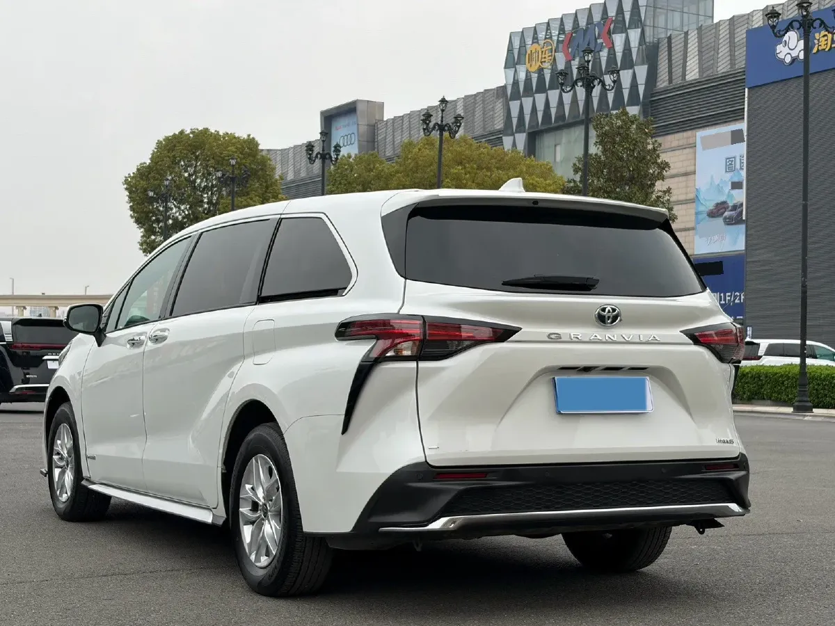2024 Toyota Granvia 2.5L 189HP L4 E-CVT Hybrid,autocango,china used car exporter,china ev exporter,chinese used car exporter,chinese used ev exporter