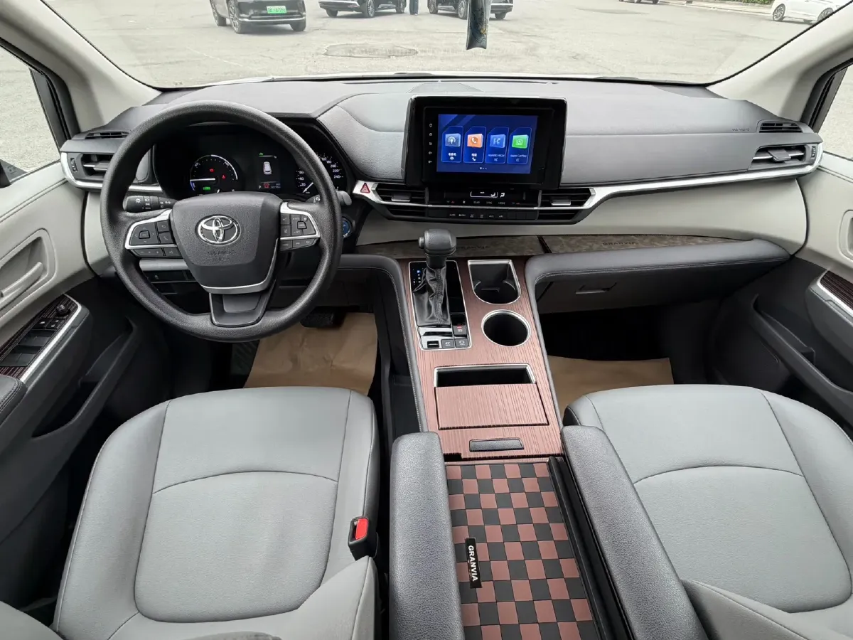 2024 Toyota Granvia 2.5L 189HP L4 E-CVT Hybrid,autocango,china used car exporter,china ev exporter,chinese used car exporter,chinese used ev exporter