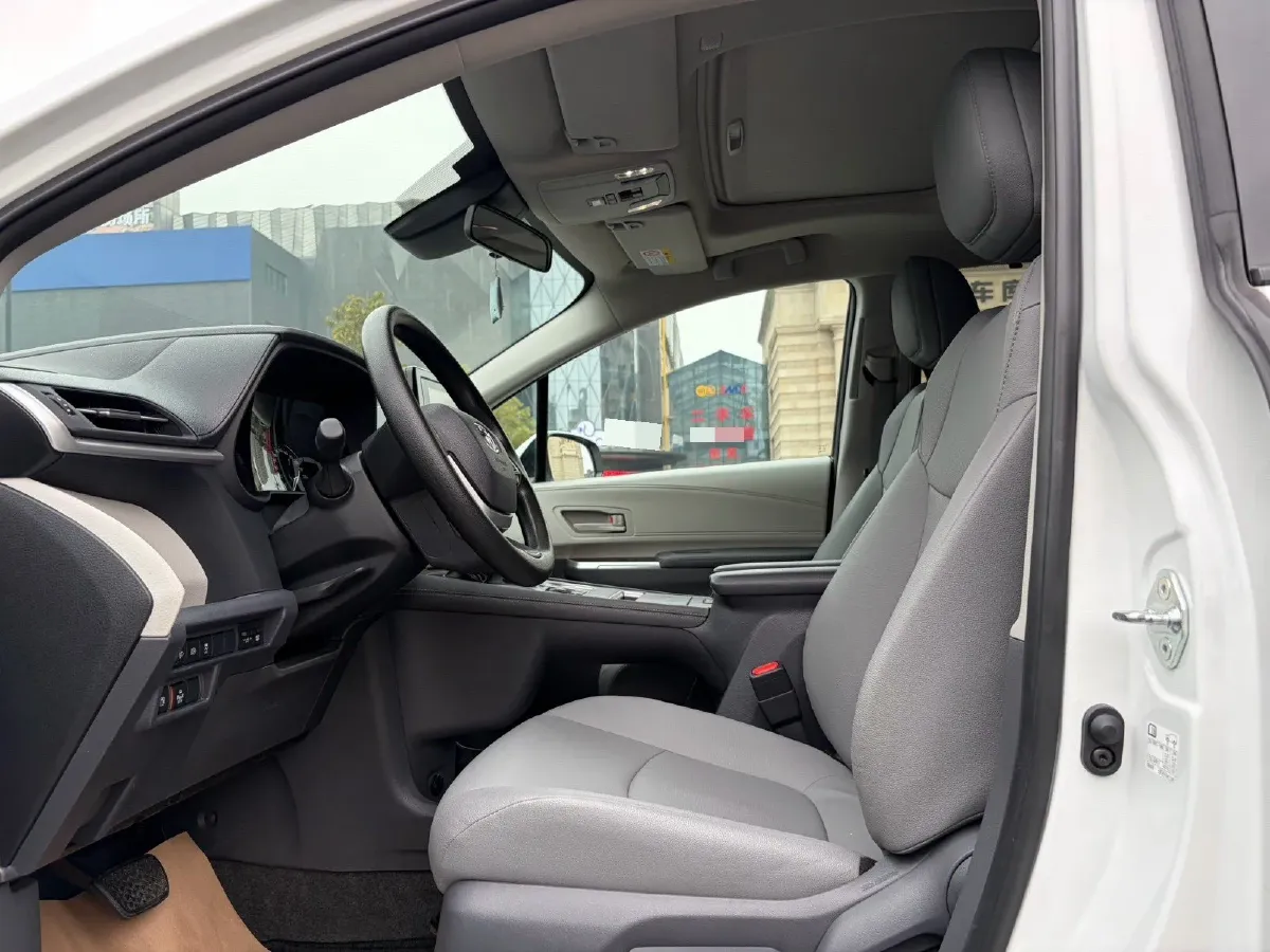 2024 Toyota Granvia 2.5L 189HP L4 E-CVT Hybrid,autocango,china used car exporter,china ev exporter,chinese used car exporter,chinese used ev exporter