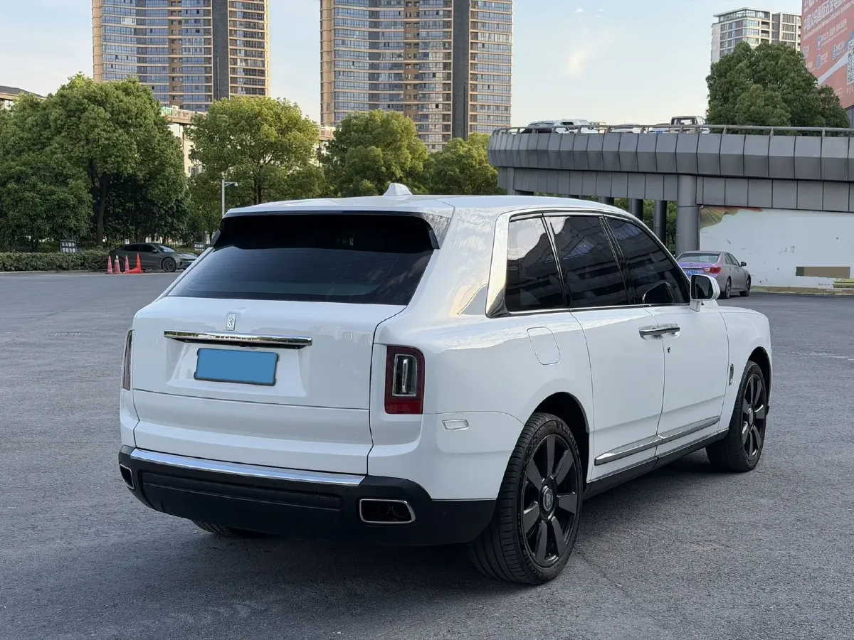 2018 Rolls-Royce Cullinan 6.7T 571HP V12 8AT,autocango,china used car exporter,china ev exporter,chinese used car exporter,chinese used ev exporter