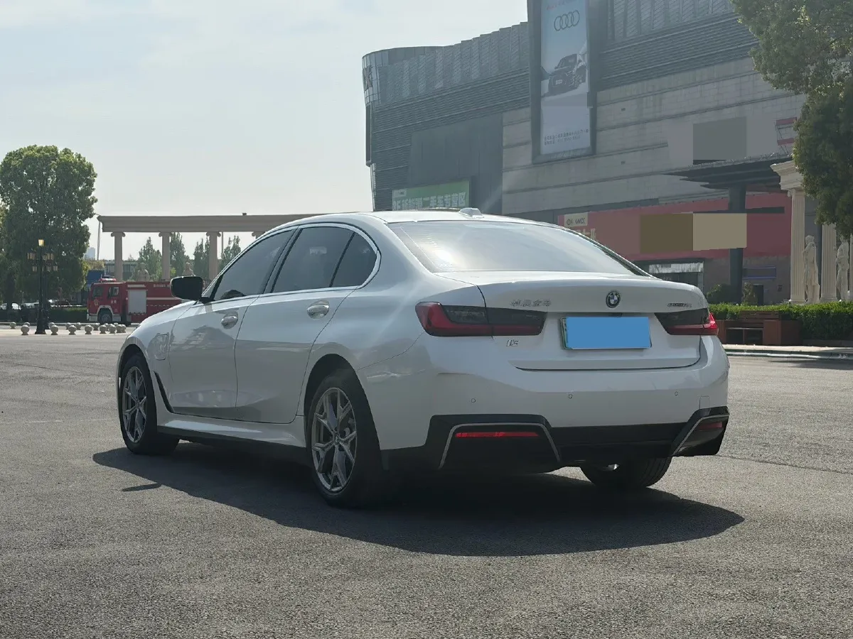 2024 BMW i3 BEV 70KWH,autocango,china used car exporter,china ev exporter,chinese used car exporter,chinese used ev exporter
