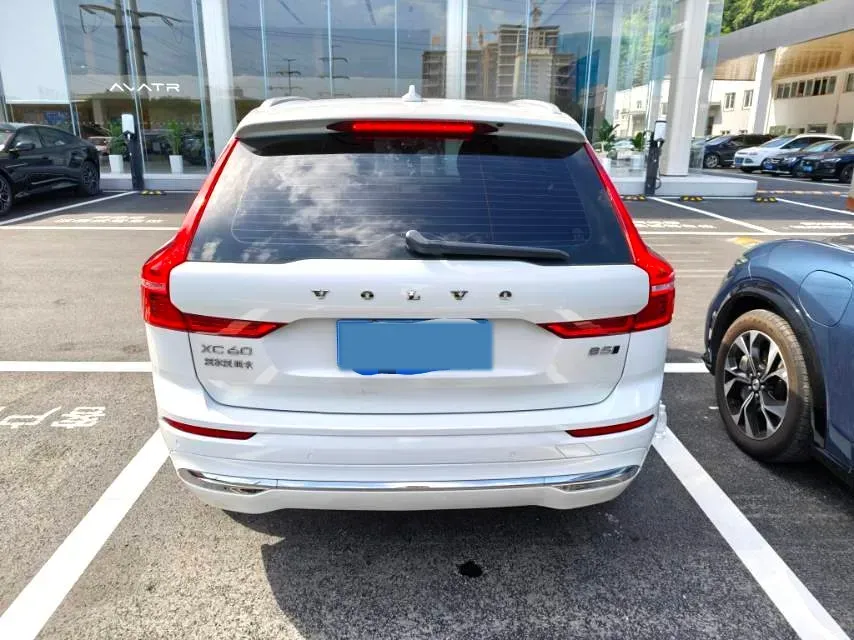 2023 Volvo XC60 2.0T 250HP L4 8AT,autocango,china used car exporter,china ev exporter,chinese used car exporter,chinese used ev exporter