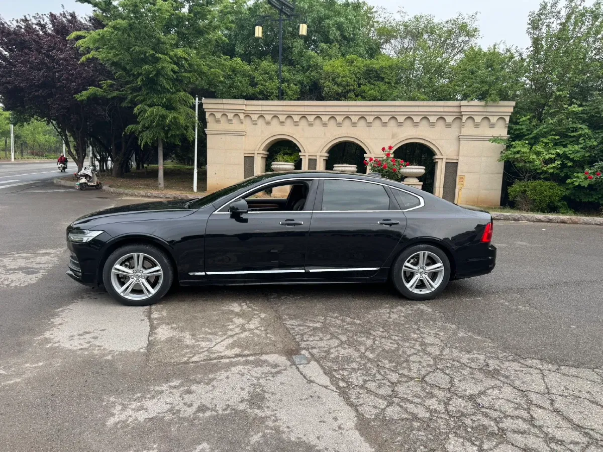2020 Volvo S90 2.0T 254HP L4 8AT,autocango,china used car exporter,china ev exporter,chinese used car exporter,chinese used ev exporter