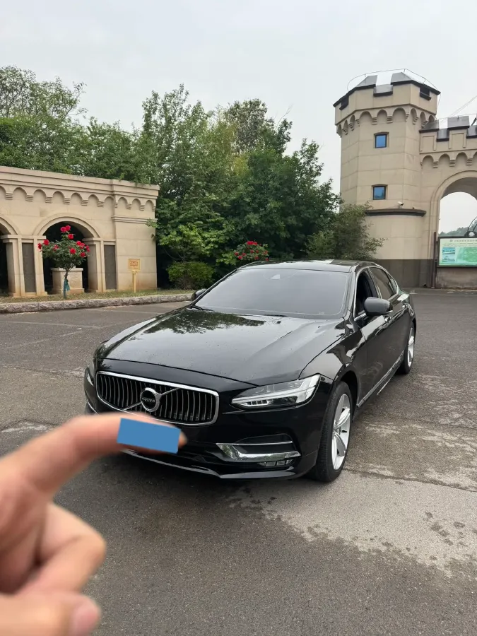 2020 Volvo S90 2.0T 254HP L4 8AT,autocango,china used car exporter,china ev exporter,chinese used car exporter,chinese used ev exporter