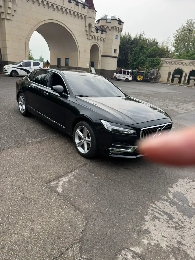 2020 Volvo S90 2.0T 254HP L4 8AT,autocango,china used car exporter,china ev exporter,chinese used car exporter,chinese used ev exporter