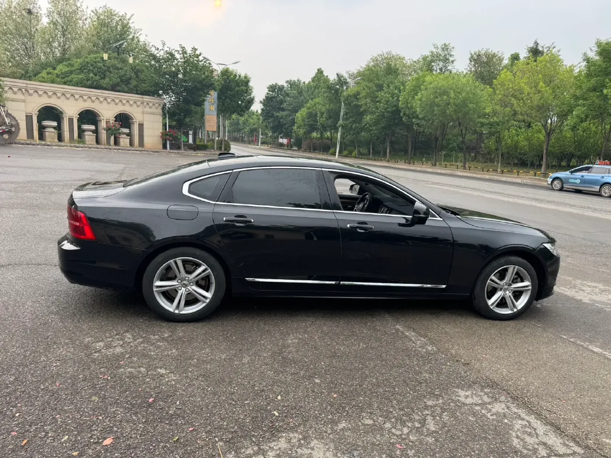 2020 Volvo S90 2.0T 254HP L4 8AT,autocango,china used car exporter,china ev exporter,chinese used car exporter,chinese used ev exporter