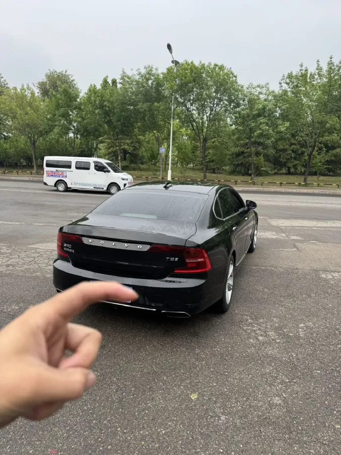 2020 Volvo S90 2.0T 254HP L4 8AT,autocango,china used car exporter,china ev exporter,chinese used car exporter,chinese used ev exporter