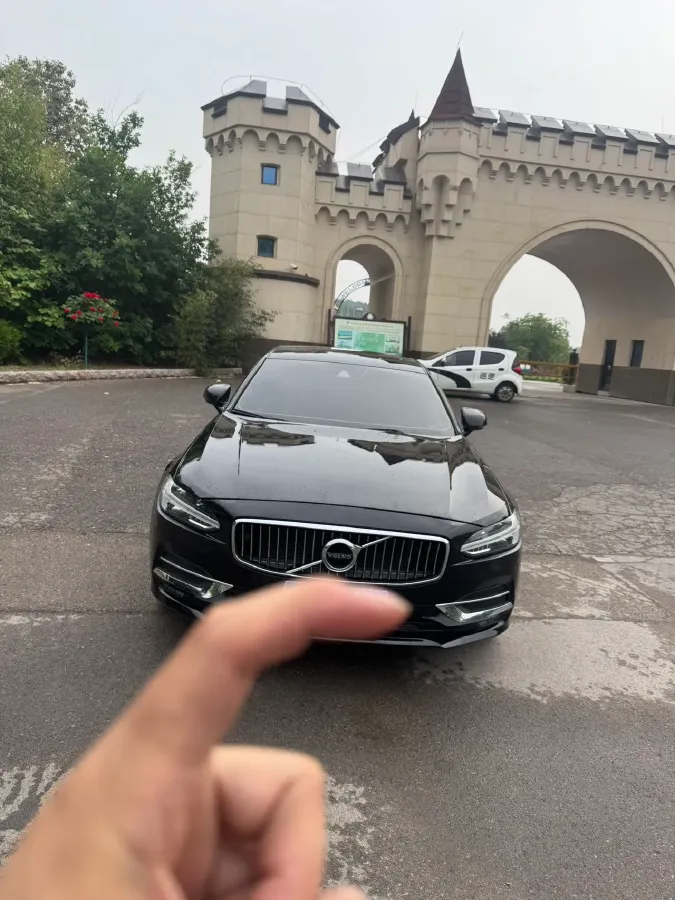 2020 Volvo S90 2.0T 254HP L4 8AT,autocango,china used car exporter,china ev exporter,chinese used car exporter,chinese used ev exporter