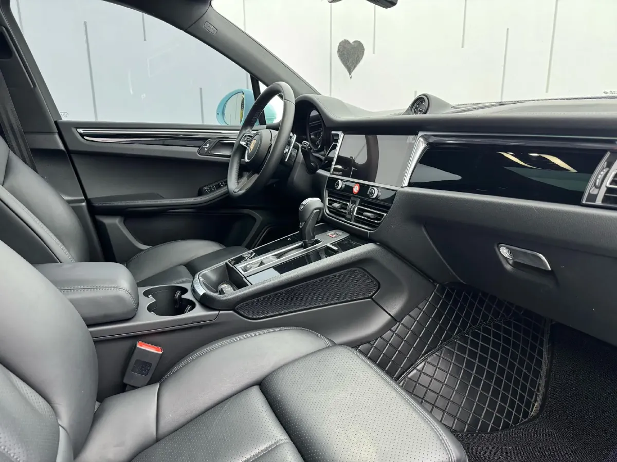 2022 Porsche Macan 2.0T 265HP L4 7DCT,autocango,china used car exporter,china ev exporter,chinese used car exporter,chinese used ev exporter