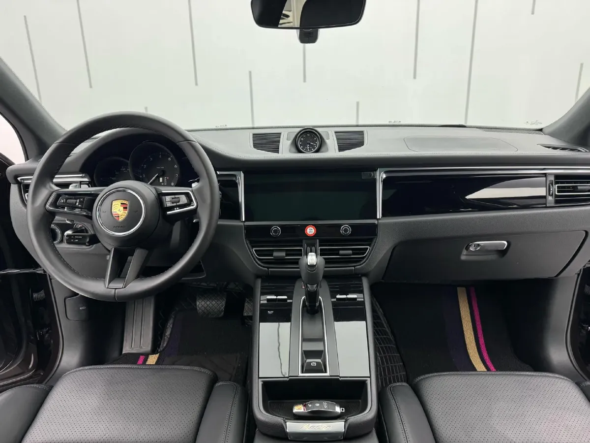 2022 Porsche Macan 2.0T 265HP L4 7DCT,autocango,china used car exporter,china ev exporter,chinese used car exporter,chinese used ev exporter