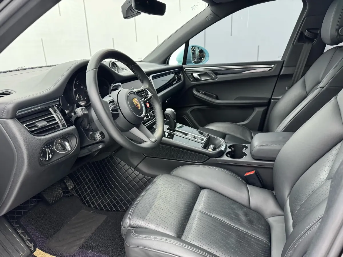 2022 Porsche Macan 2.0T 265HP L4 7DCT,autocango,china used car exporter,china ev exporter,chinese used car exporter,chinese used ev exporter