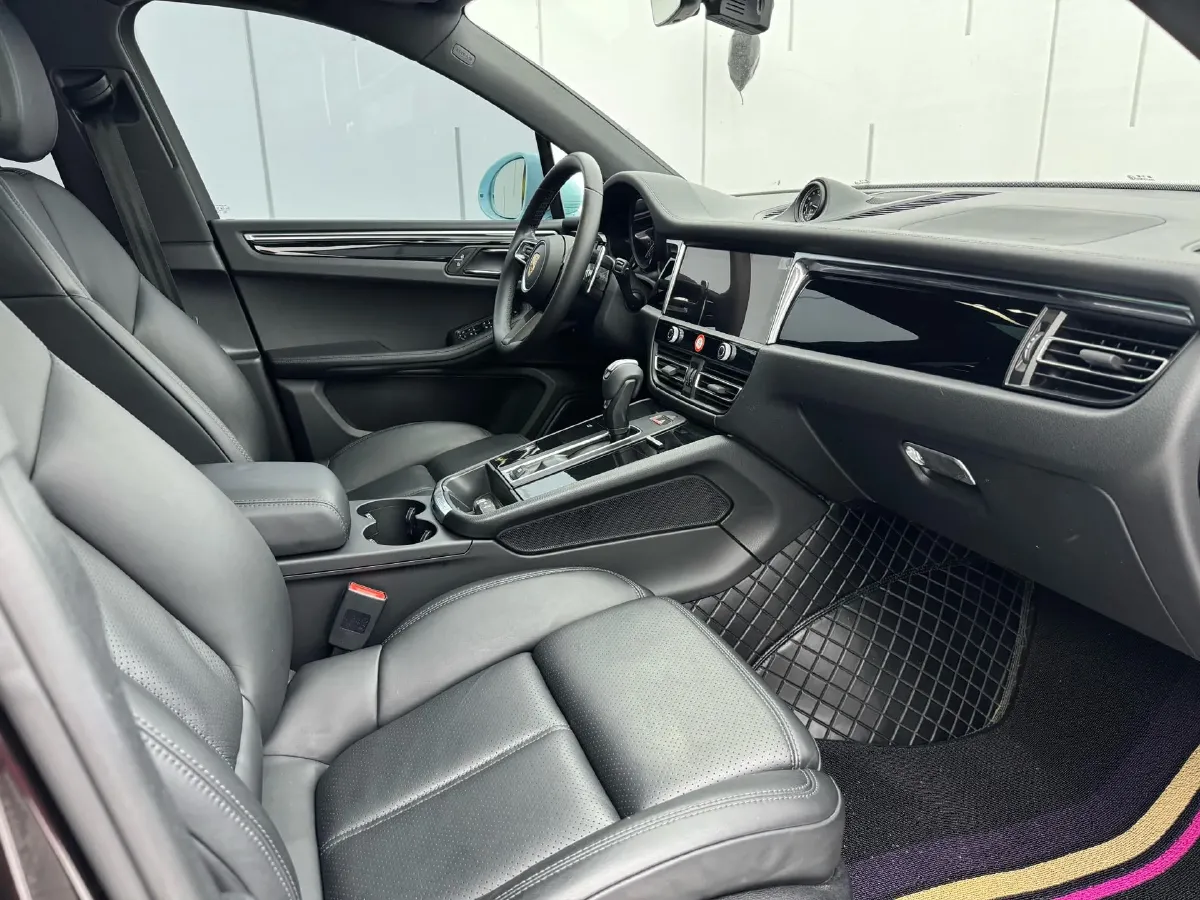2022 Porsche Macan 2.0T 265HP L4 7DCT,autocango,china used car exporter,china ev exporter,chinese used car exporter,chinese used ev exporter