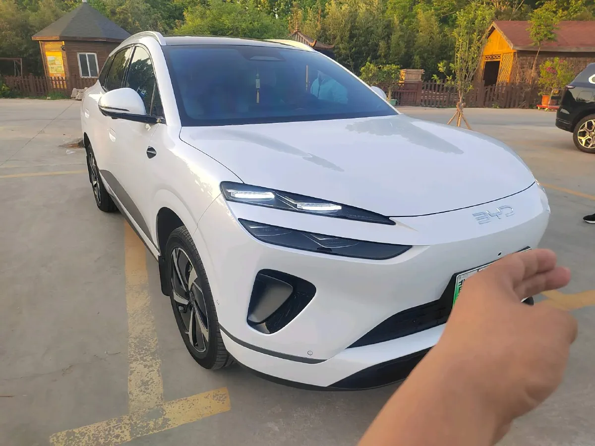 2025 LanDian E5 PLUS 1.5L 95HP L4 E-CVT PHEV,autocango,china used car exporter,china ev exporter,chinese used car exporter,chinese used ev exporter