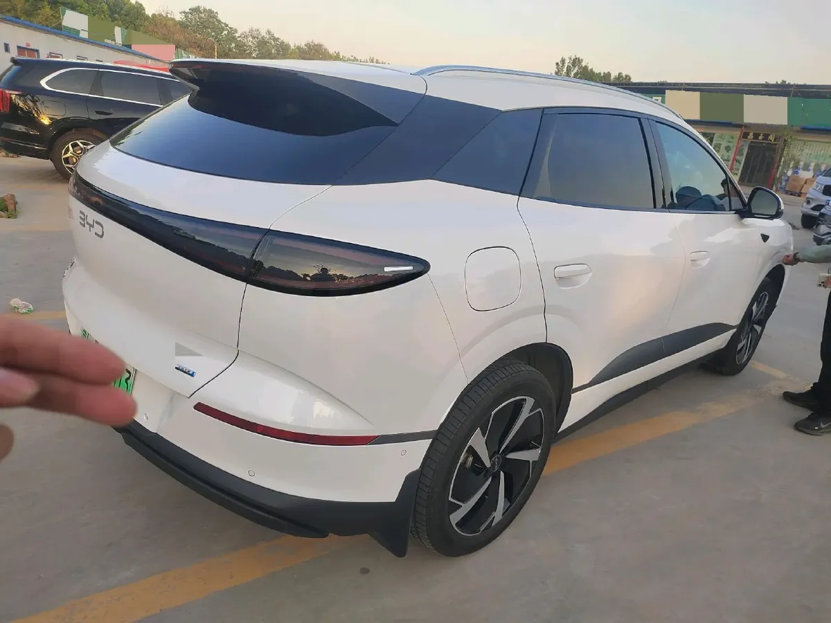 2025 LanDian E5 PLUS 1.5L 95HP L4 E-CVT PHEV,autocango,china used car exporter,china ev exporter,chinese used car exporter,chinese used ev exporter