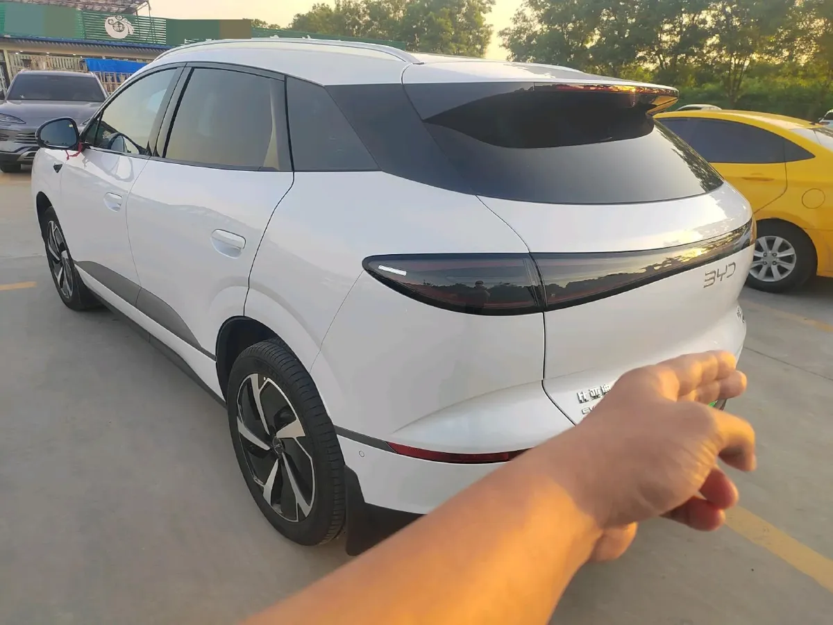 2025 LanDian E5 PLUS 1.5L 95HP L4 E-CVT PHEV,autocango,china used car exporter,china ev exporter,chinese used car exporter,chinese used ev exporter