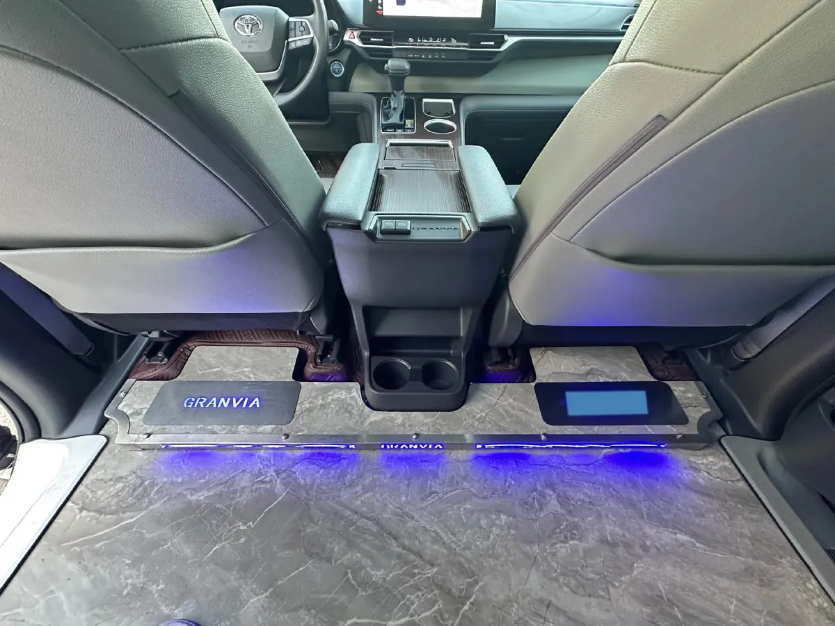2024 Toyota Granvia 2.5L 189HP L4 E-CVT Hybrid,autocango,china used car exporter,china ev exporter,chinese used car exporter,chinese used ev exporter