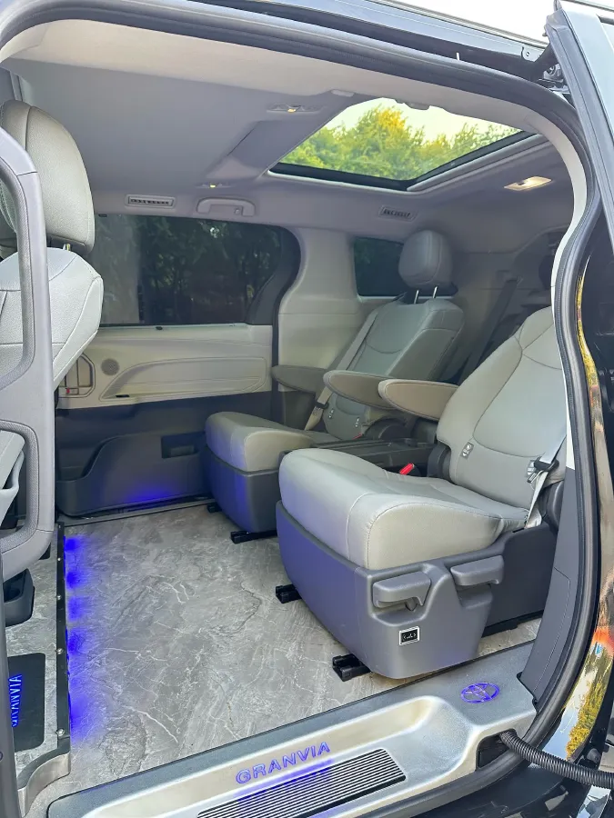 2024 Toyota Granvia 2.5L 189HP L4 E-CVT Hybrid,autocango,china used car exporter,china ev exporter,chinese used car exporter,chinese used ev exporter