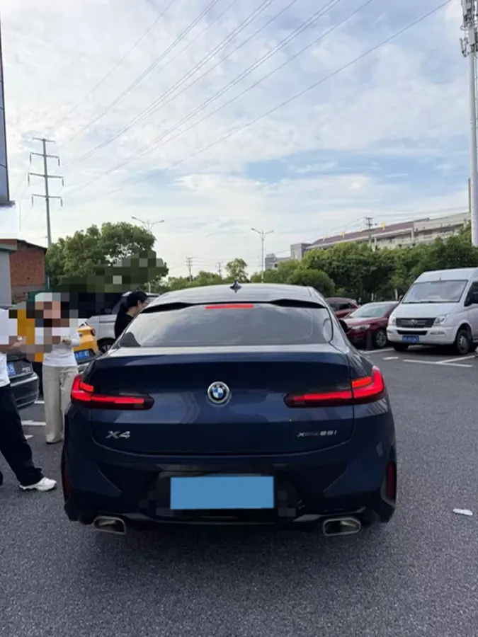 2022 BMW X4 2.0T 245HP L4 8AT,autocango,china used car exporter,china ev exporter,chinese used car exporter,chinese used ev exporter
