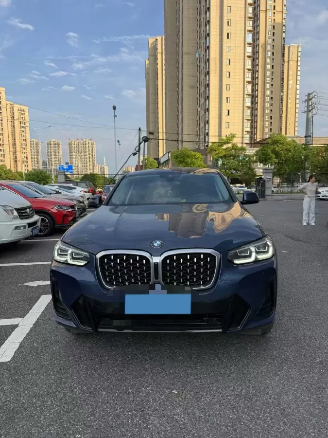 2022 BMW X4 2.0T 245HP L4 8AT,autocango,china used car exporter,china ev exporter,chinese used car exporter,chinese used ev exporter