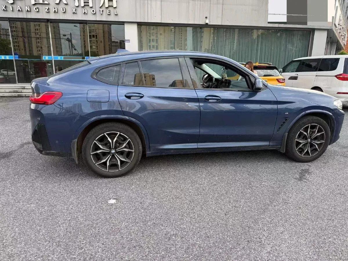 2022 BMW X4 2.0T 245HP L4 8AT,autocango,china used car exporter,china ev exporter,chinese used car exporter,chinese used ev exporter