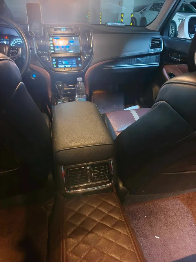 2017 Toyota Crown 2.0T 235HP L4 8AT,autocango,china used car exporter,china ev exporter,chinese used car exporter,chinese used ev exporter