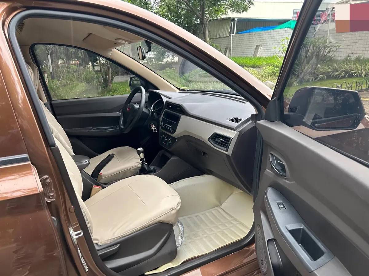 2021 Yema SiPaiKa 1.5L 109HP L4 5MT,autocango,china used car exporter,china ev exporter,chinese used car exporter,chinese used ev exporter