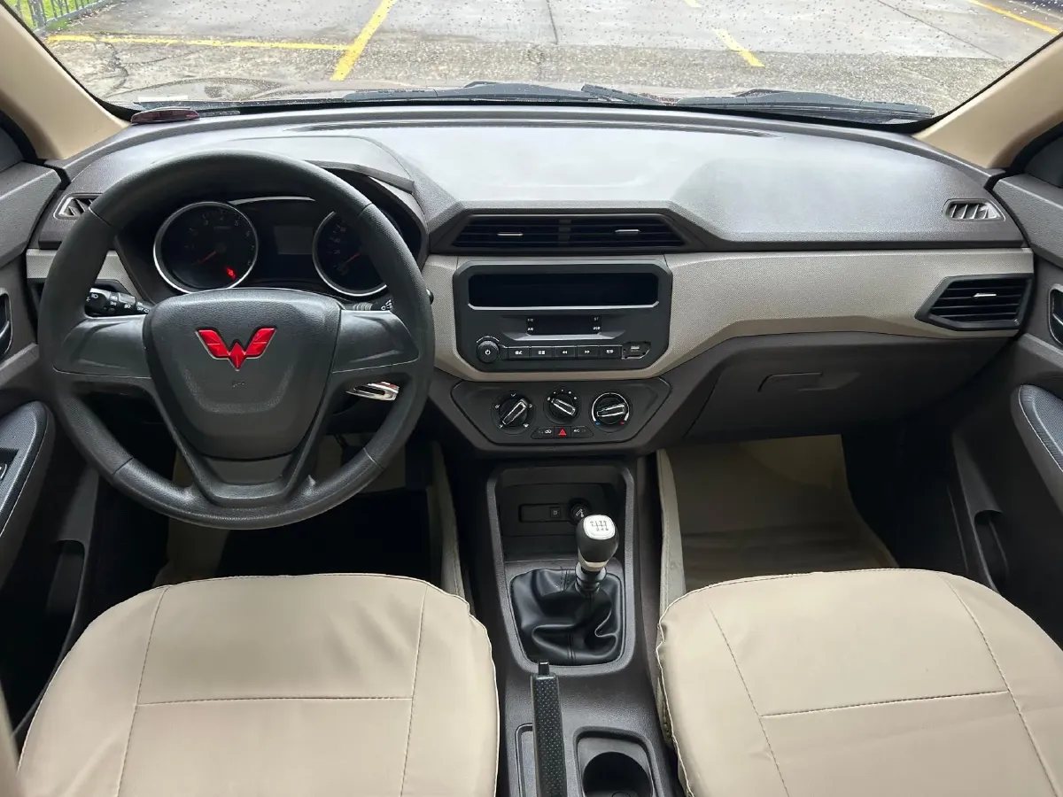 2021 Yema SiPaiKa 1.5L 109HP L4 5MT,autocango,china used car exporter,china ev exporter,chinese used car exporter,chinese used ev exporter