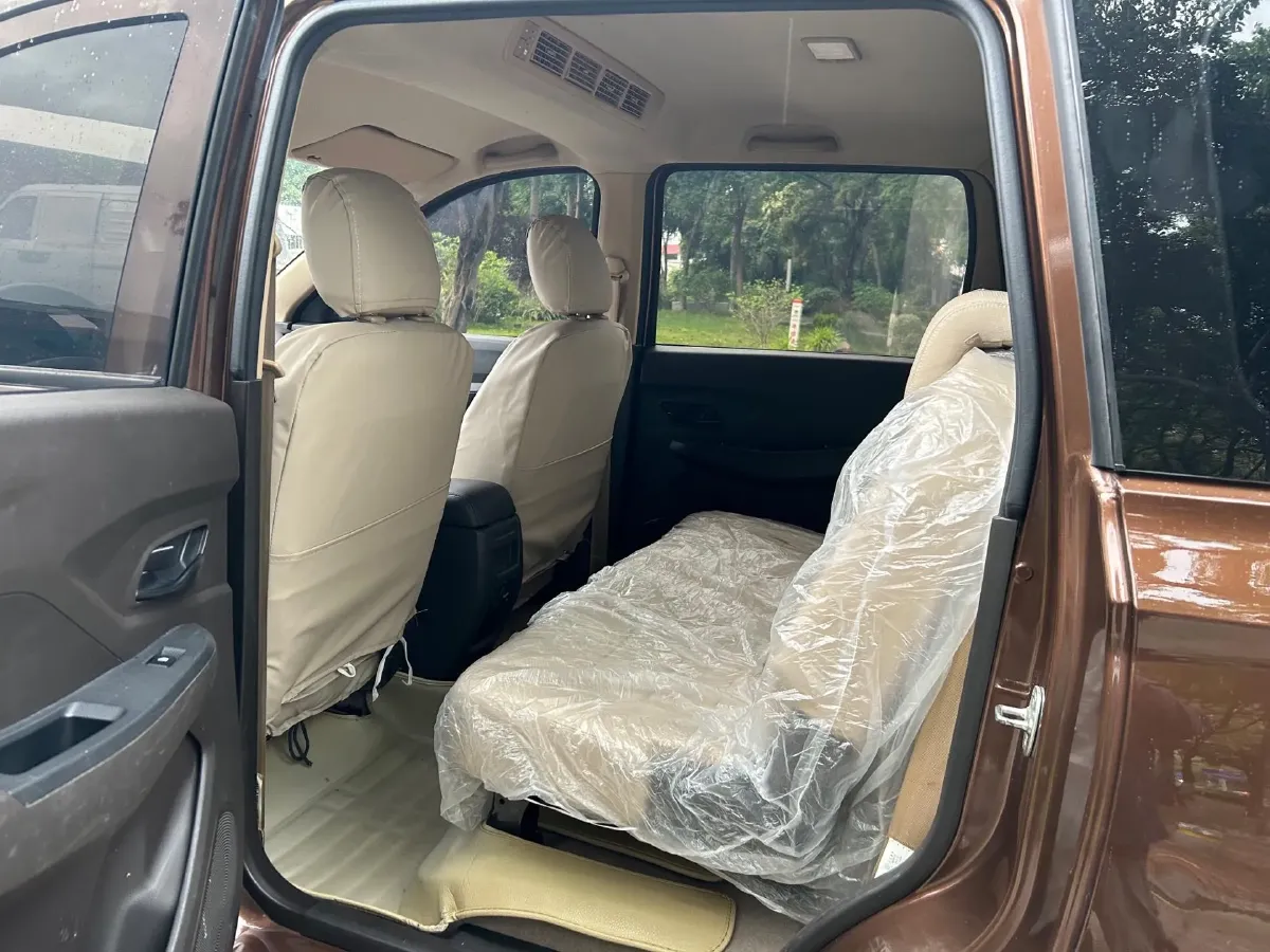2021 Yema SiPaiKa 1.5L 109HP L4 5MT,autocango,china used car exporter,china ev exporter,chinese used car exporter,chinese used ev exporter