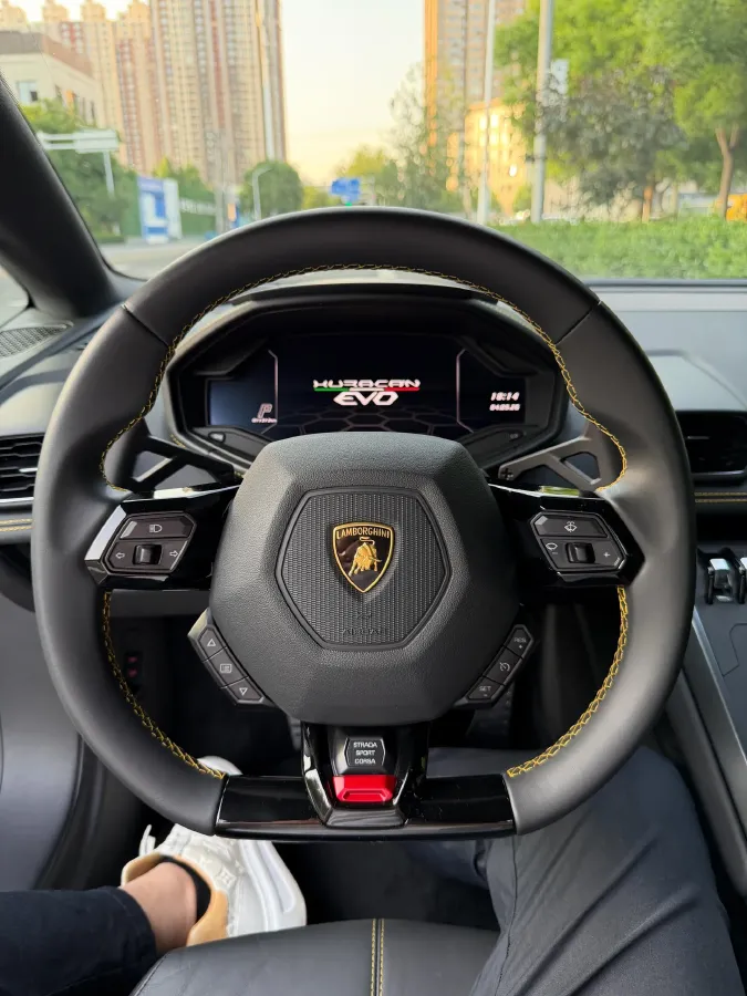 2020 Lamborghini Huracán 5.2L 611HP V10 7DCT,autocango,china used car exporter,china ev exporter,chinese used car exporter,chinese used ev exporter