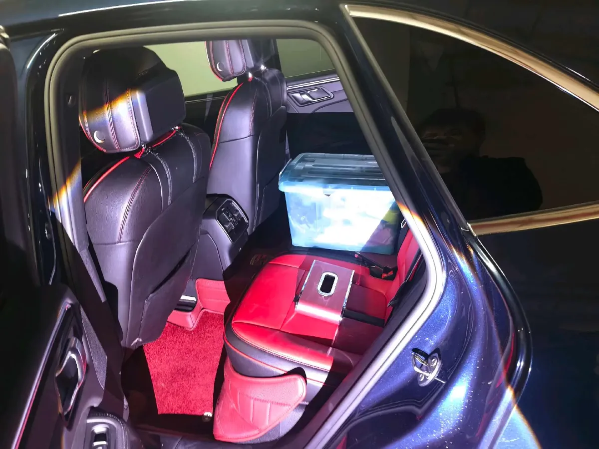 2020 Porsche Macan 2.0T 252HP L4 7DCT,autocango,china used car exporter,china ev exporter,chinese used car exporter,chinese used ev exporter