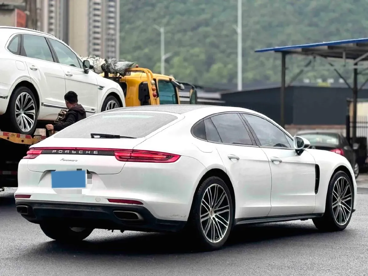 2019 Porsche Panamera 2.9T 330HP V6 8DCT,autocango,china used car exporter,china ev exporter,chinese used car exporter,chinese used ev exporter