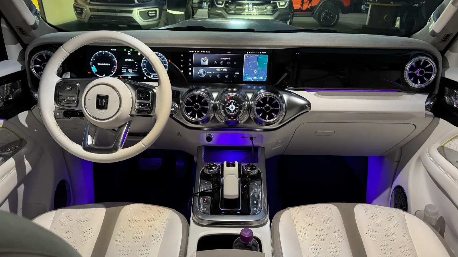 2021 Cyberspace 300 2.0T 227HP L4 8AT,autocango,china used car exporter,china ev exporter,chinese used car exporter,chinese used ev exporter