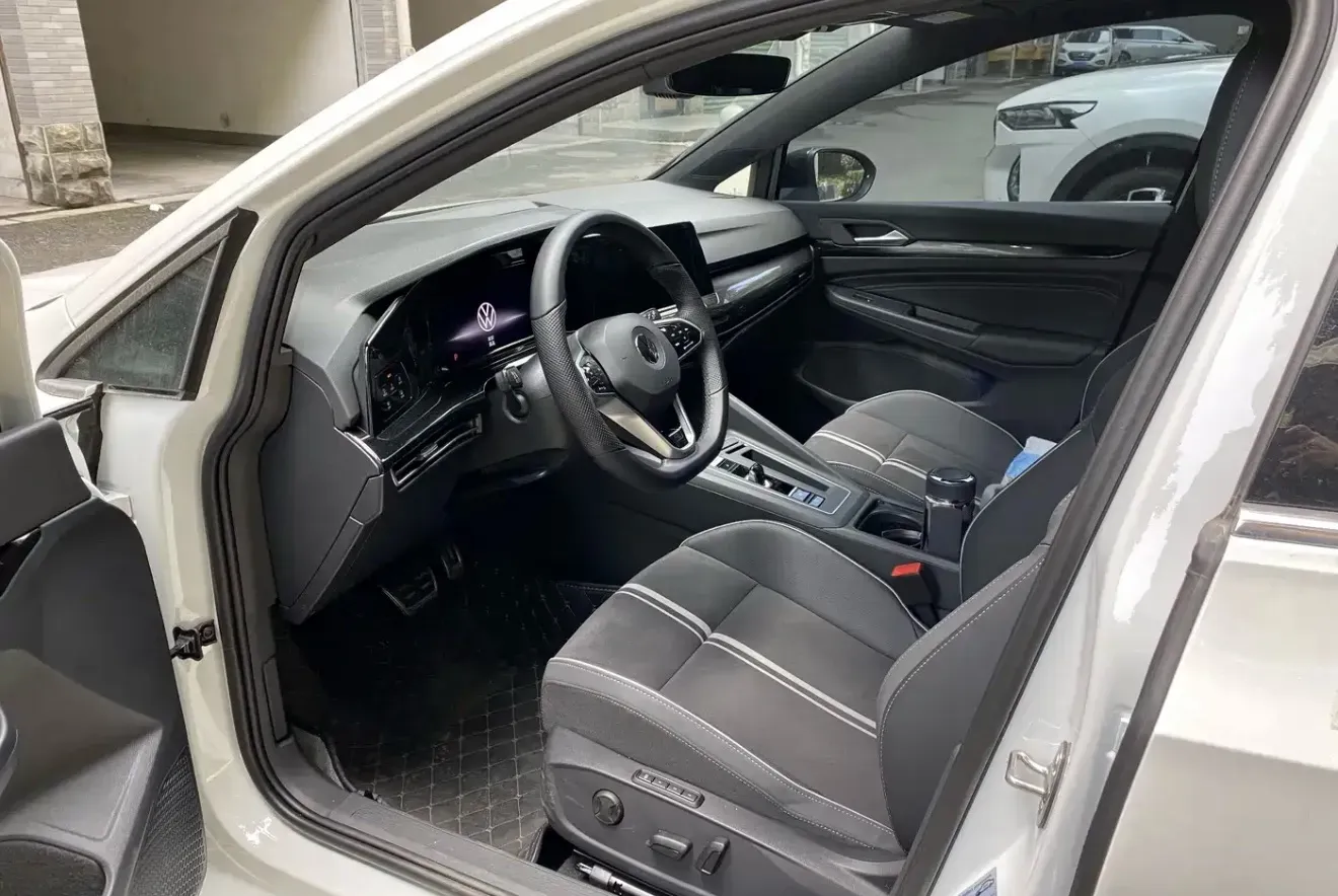 2023 Volkswagen Golf 1.4T 150HP L4 7DCT,autocango,china used car exporter,china ev exporter,chinese used car exporter,chinese used ev exporter
