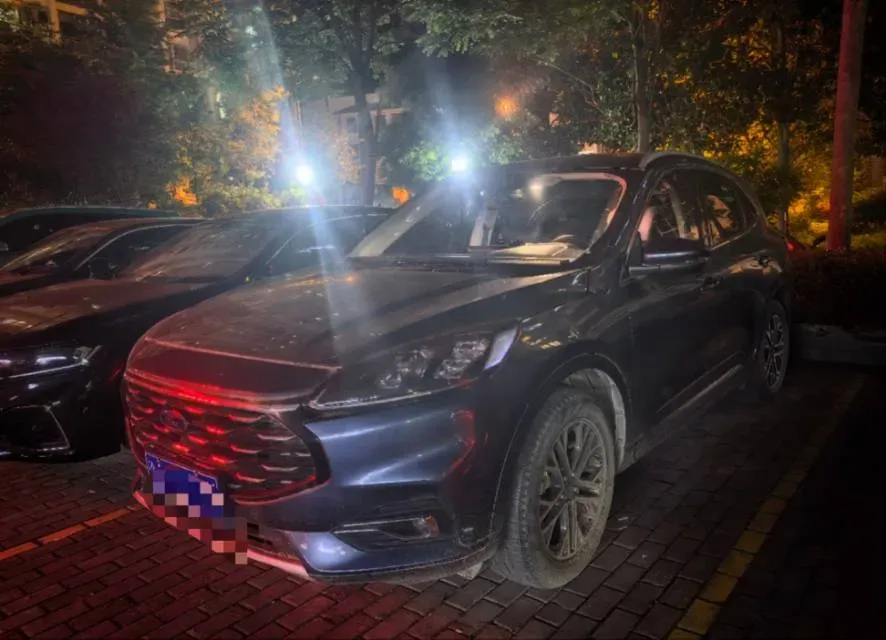 2020 Ford Escape 2.0T 248HP L4 8AT,autocango,china used car exporter,china ev exporter,chinese used car exporter,chinese used ev exporter