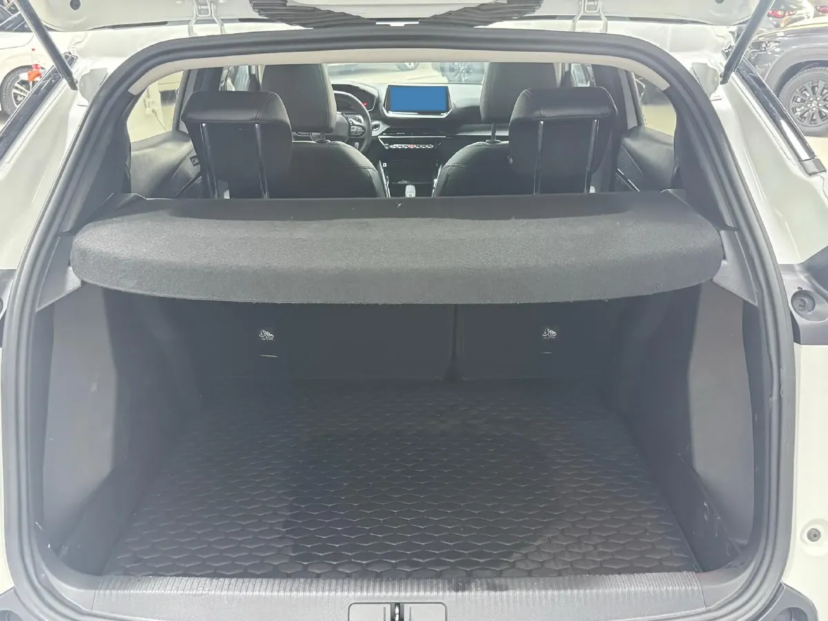 2022 Peugeot 2008 1.2T 136HP L3 6DCT,autocango,china used car exporter,china ev exporter,chinese used car exporter,chinese used ev exporter