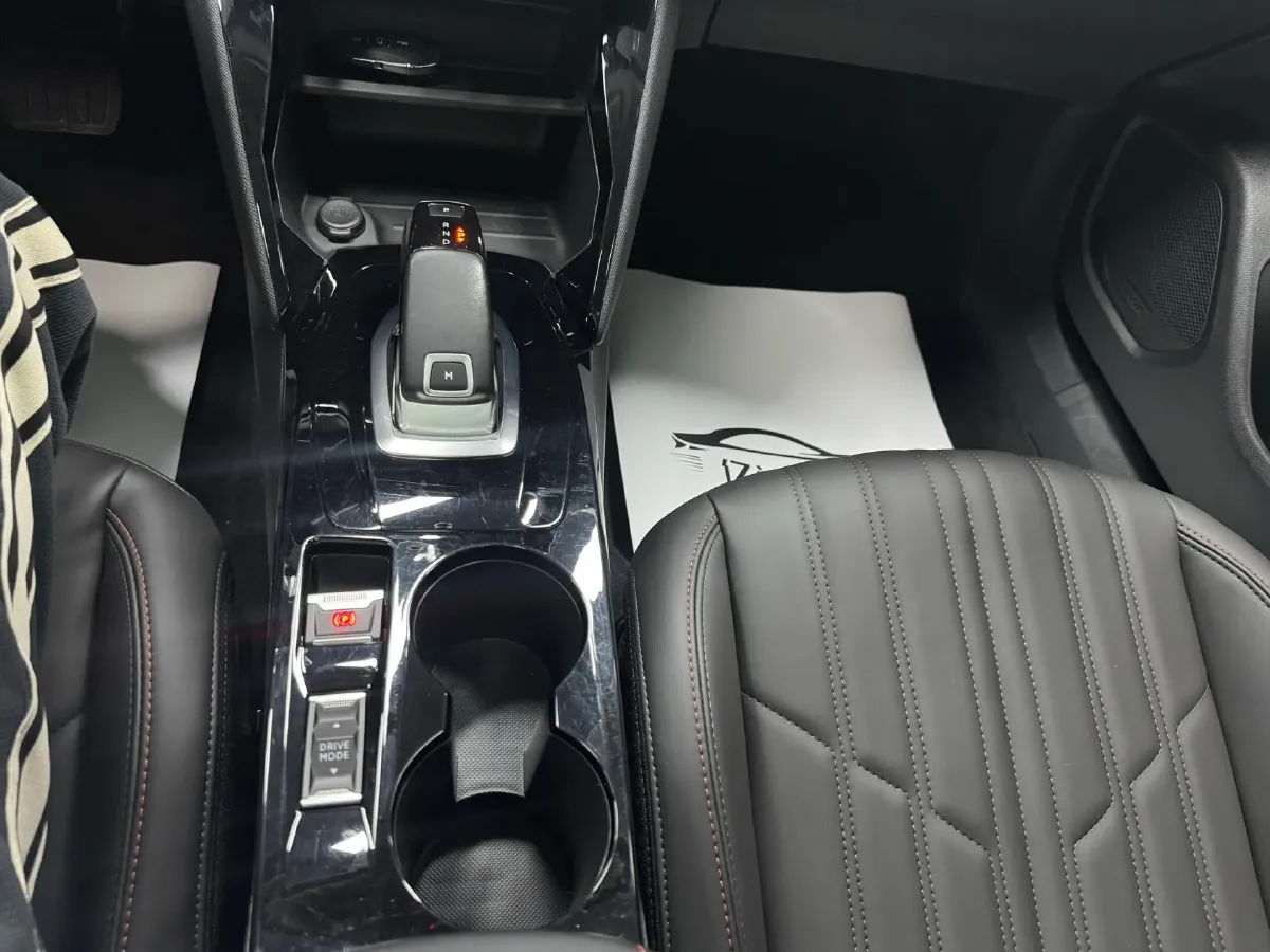 2022 Peugeot 2008 1.2T 136HP L3 6DCT,autocango,china used car exporter,china ev exporter,chinese used car exporter,chinese used ev exporter