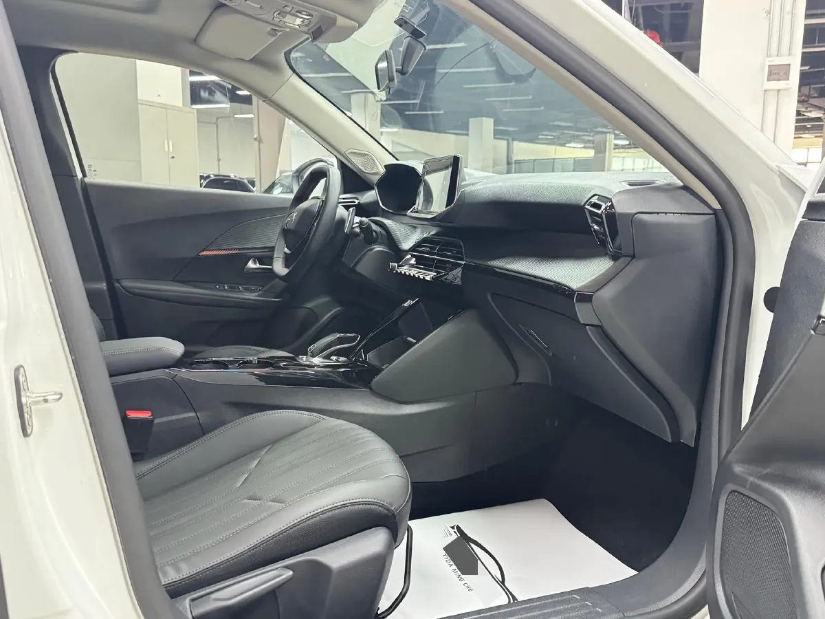 2022 Peugeot 2008 1.2T 136HP L3 6DCT,autocango,china used car exporter,china ev exporter,chinese used car exporter,chinese used ev exporter