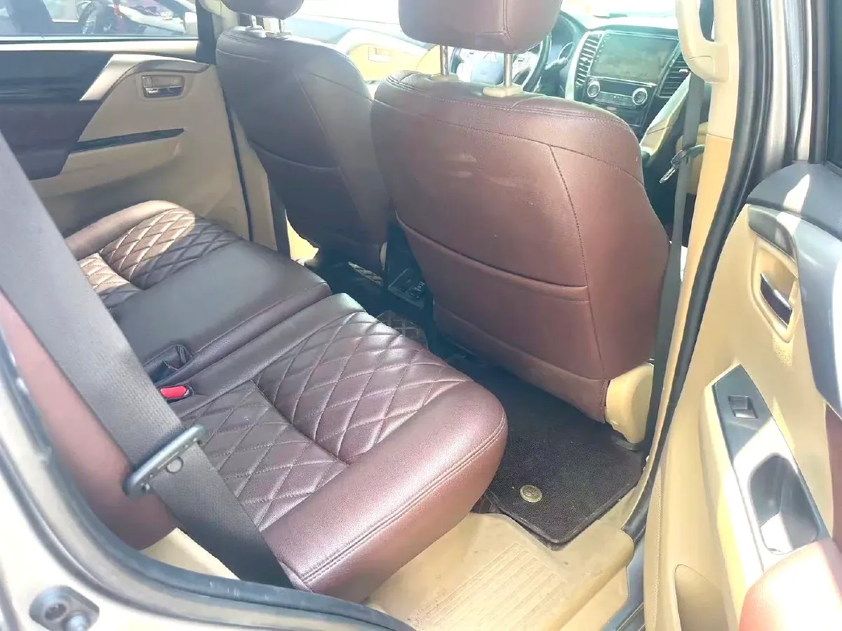 2019 Mitsubishi Pajero 3.0L 209HP V6 8AT,autocango,china used car exporter,china ev exporter,chinese used car exporter,chinese used ev exporter