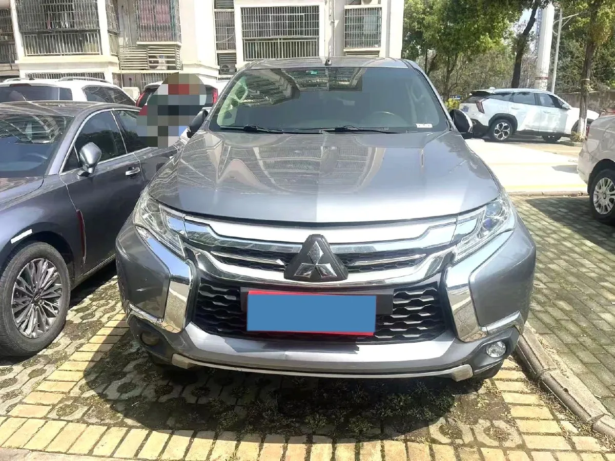 2019 Mitsubishi Pajero 3.0L 209HP V6 8AT,autocango,china used car exporter,china ev exporter,chinese used car exporter,chinese used ev exporter