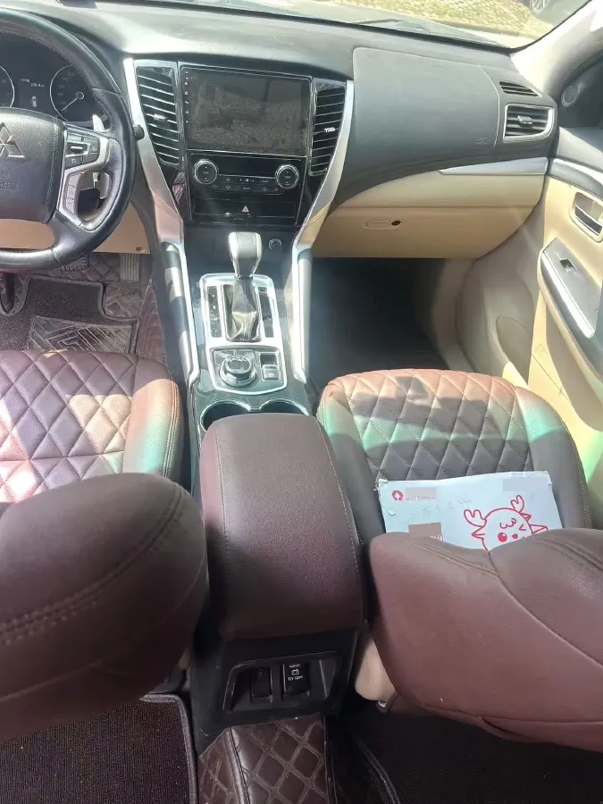 2019 Mitsubishi Pajero 3.0L 209HP V6 8AT,autocango,china used car exporter,china ev exporter,chinese used car exporter,chinese used ev exporter