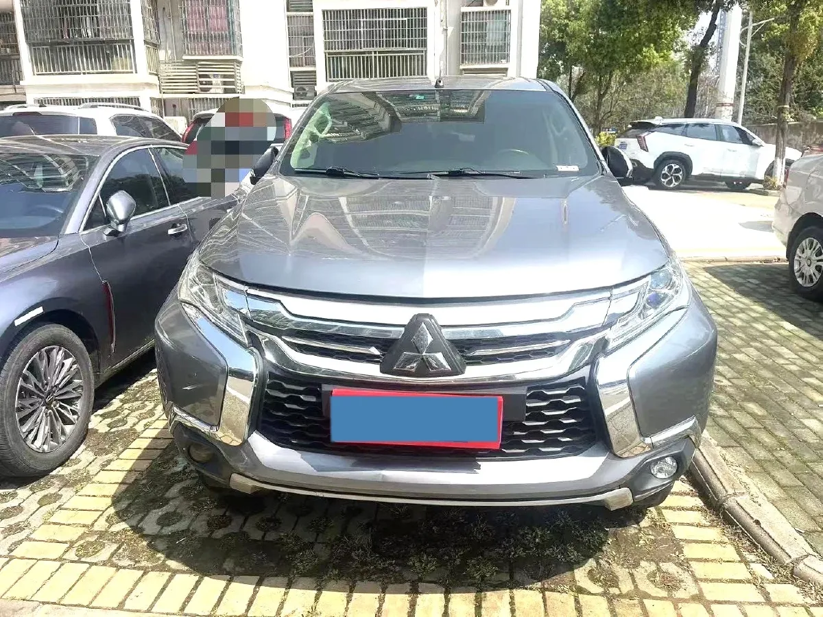 2019 Mitsubishi Pajero 3.0L 209HP V6 8AT,autocango,china used car exporter,china ev exporter,chinese used car exporter,chinese used ev exporter