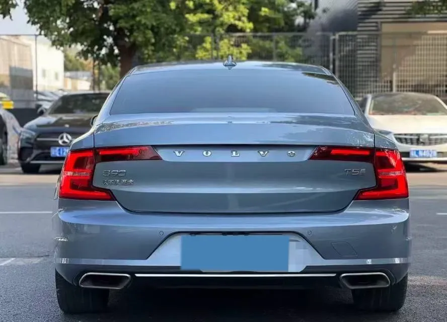 2020 Volvo S90 2.0T 254HP L4 8AT,autocango,china used car exporter,china ev exporter,chinese used car exporter,chinese used ev exporter