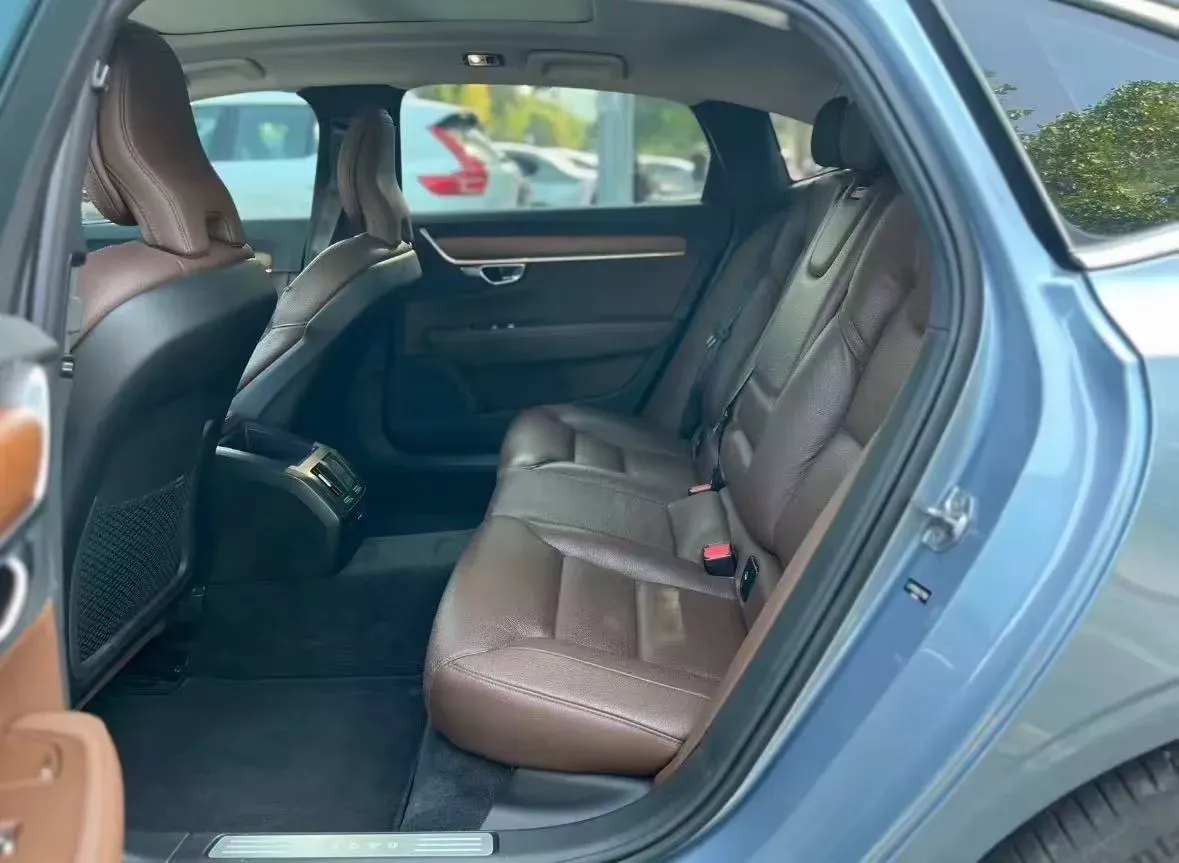 2020 Volvo S90 2.0T 254HP L4 8AT,autocango,china used car exporter,china ev exporter,chinese used car exporter,chinese used ev exporter